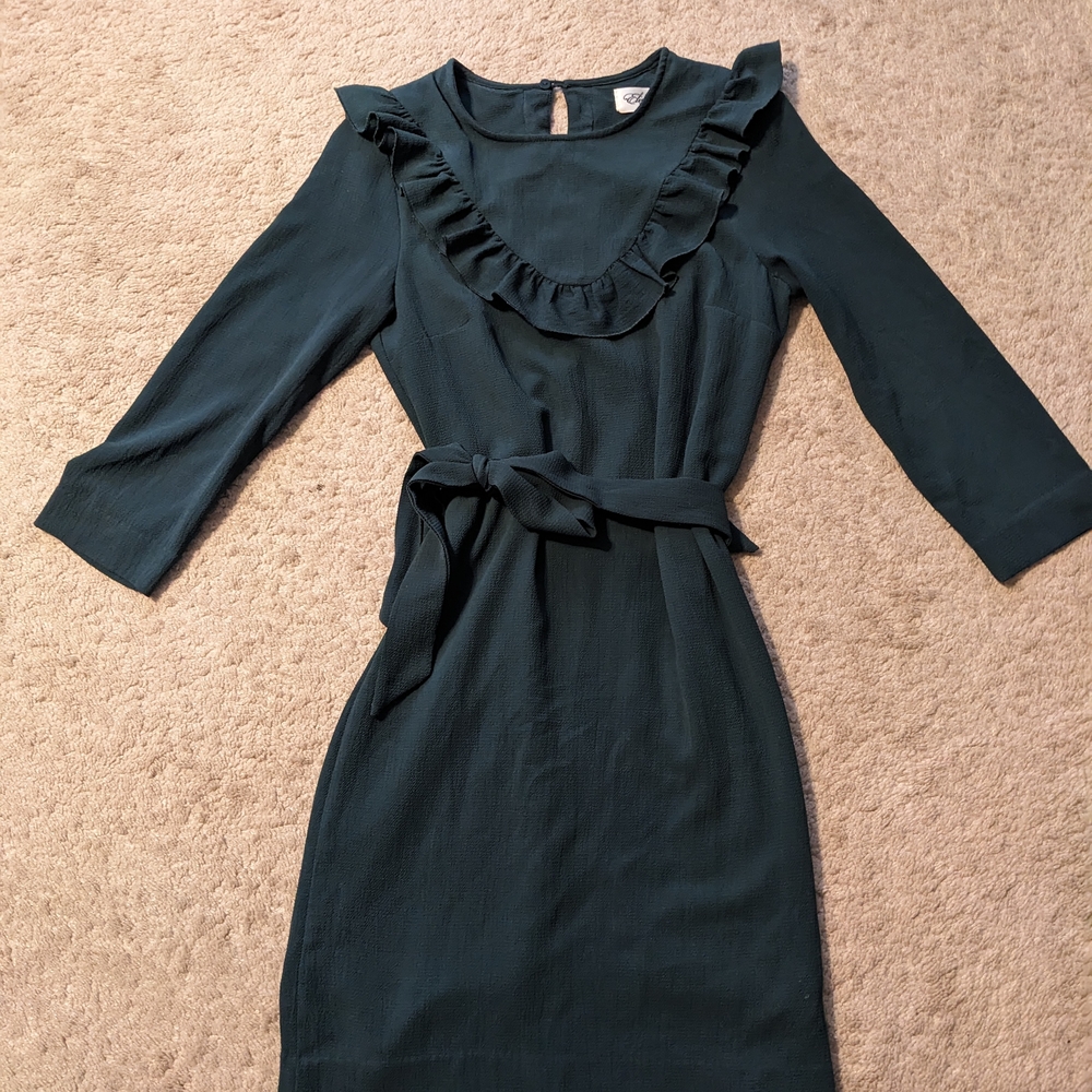 Eliza J Green Sheath Dress with Crew Neck and 3/4 Sleeves Perfect for Christmas